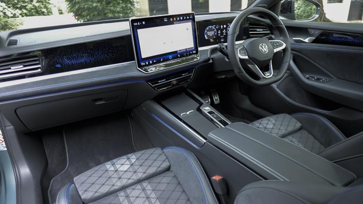 Volkswagen PASSAT 1.5 eTSI Life 5dr DSG